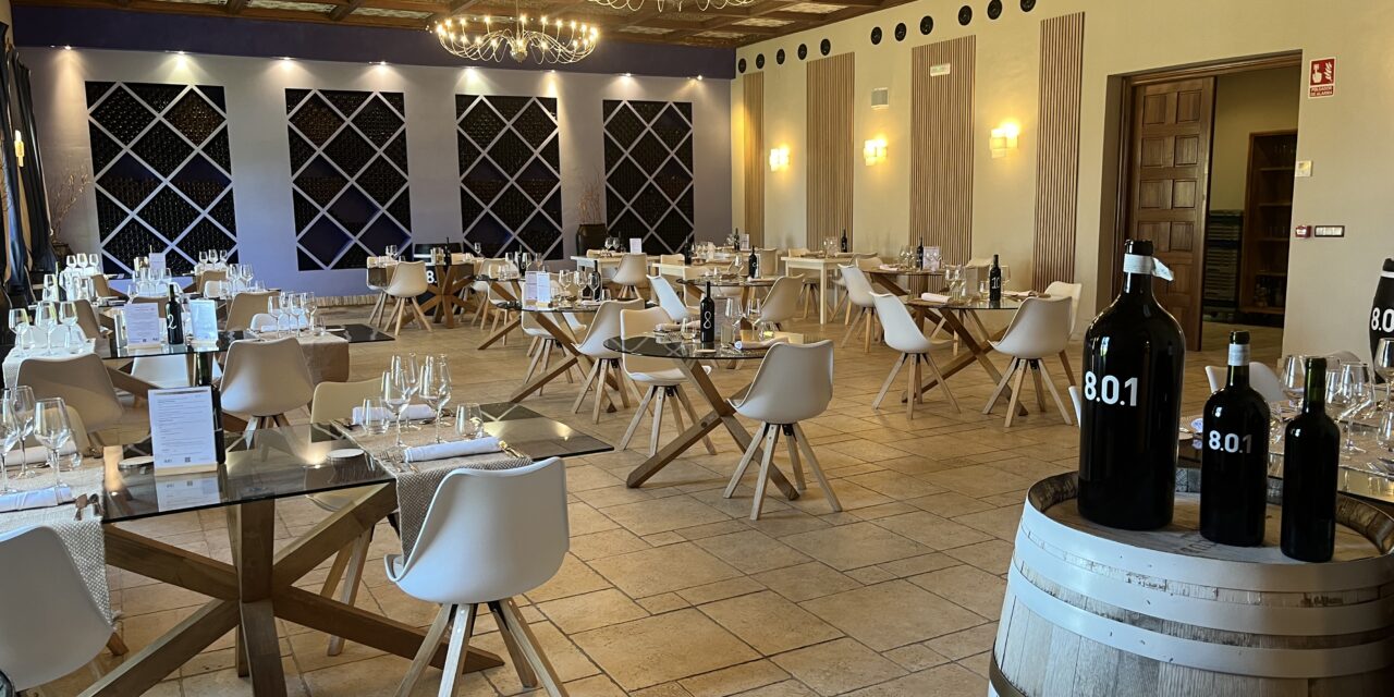 RESTAURANTE 8.0.1. EN TIERRA DE CUBAS